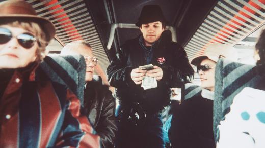 Roman Skamene v legendárním filmu režiséra Víta Olmera Bony a klid z roku 1988