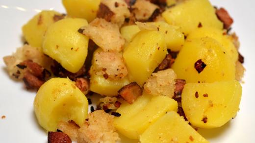 Uhlířina vylepšená uzeným masem a anglickou slaninou