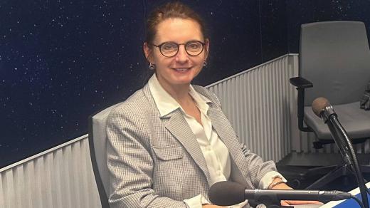 Monika Landmanová ve studiu Českého rozhlasu Olomouc