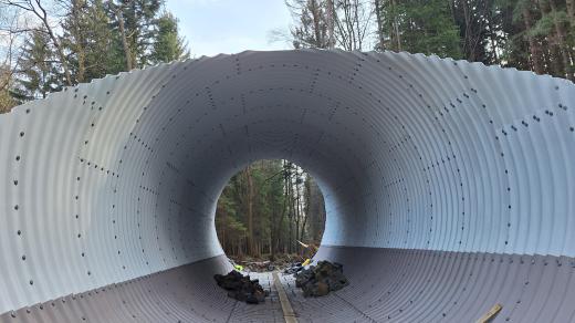 Oblý tvar konstrukce lépe odolá povodním