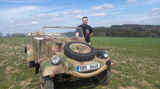 Strání, místo, kde se v závěru druhé sv. války konala třináctidenní bitva, člen Vojensko-historického klubu Východní fronta Erik Popelka