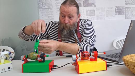 Eggbot, malování kraslic