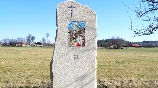 Nová křížová cesta u Trhových Svinů na Českobudějovicku