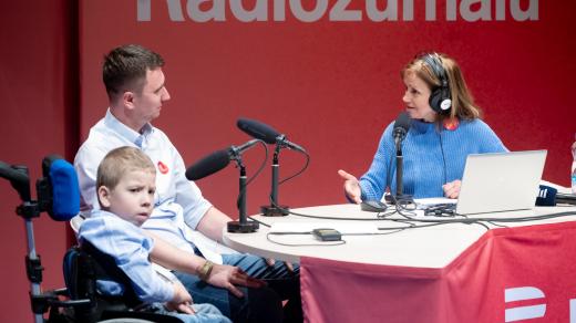 Akce Dobrý den Radiožurnálu se zúčastnil Maxík Moxler, který díky sbírce překonal vzácnou nemoc