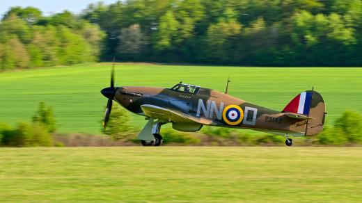 Vzlet stroje Hawker Hurricane na letišti Točná