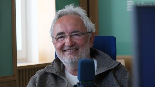 David Šmeral ve studiu Českého rozhlasu Hradec Králové