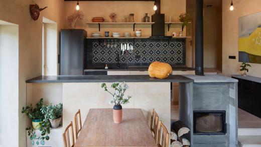 Dům s opalovanou fasádou 3