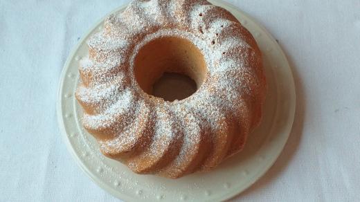 Bábovka s vaječným koňakem