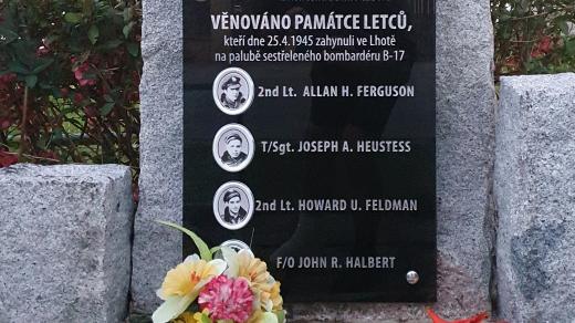 Pomník ve Lhotě