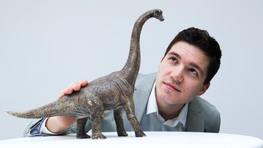 Popularizátor paleontologie Vladimír Socha napsal novou knížku s názvem Dinosauři: rekordy a zajímavosti