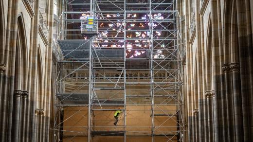 V následujících týdnech bude varhany sestavovat tým odborníků na kůru katedrály