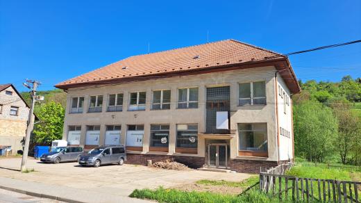 Salaš na Uherskohradišťsku, budova bývalé prodejny potravin a pohostinství, k demolici 2025
