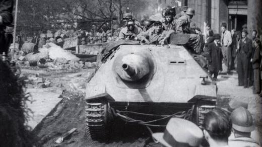 Ústup Němců v Korunovační ulici