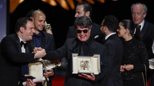 Zlatou palmu, hlavní cenu mezinárodního filmového festivalu ve francouzském Cannes ískal film It Was Just an Accident (Byla to jen náhoda) íránského režiséra Džafara Panahího