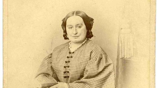 Karolina Světlá, vl. jm. Johanna Mužáková (1830-1899), spisovatelka, matka sokolského praporu