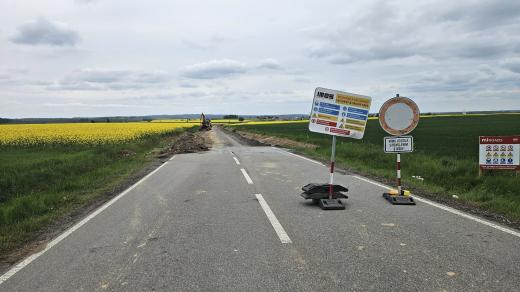 Probíhající výstavba silnice v blízkosti jaderné elektrárny Dukovany