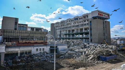 Demolice OC Dornych, bývalého obchodního domu Prior v Brně