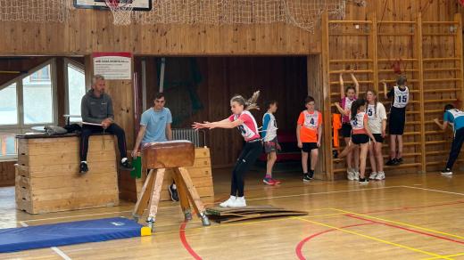 Za kolik sekund uběhnete 60 metrů a zvládnete výmyk na hrazdě? Talentové zkoušky do sportovní třídy