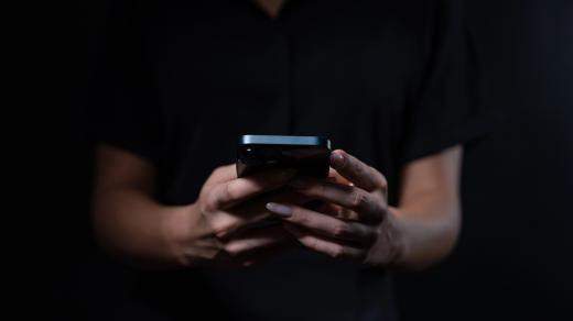mobilní telefon