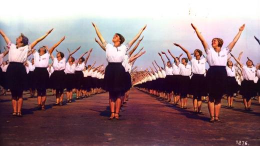 Sokolský slet (1926, digitálně kolorováno)