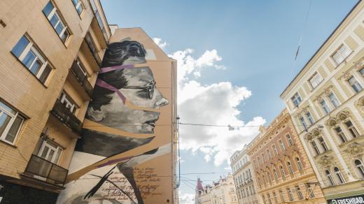 Mural připomínající 75. výročí justiční vraždy Milady Horákové