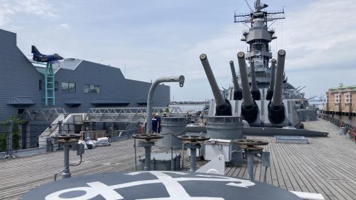 Naposledy se USS Wisconsin zapojila do bojů v operaci Pouštní bouře proti Iráku v zimě 1991. O 10 let později začala loď sloužit jako muzeum v Norfolku