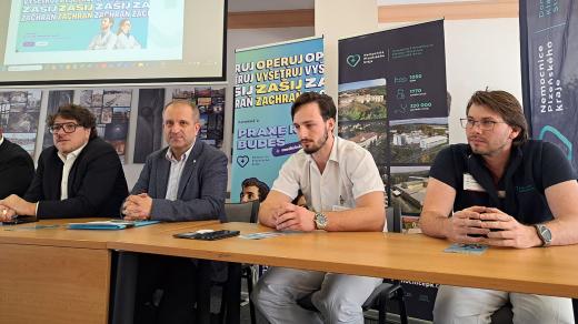 Vpravo mladí lékaři zapojení do projektu