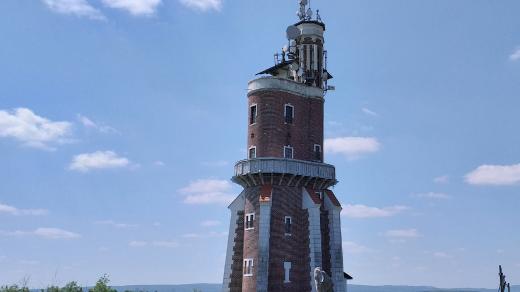 Rozhledna v Kryrech je vysoká 27 metrů