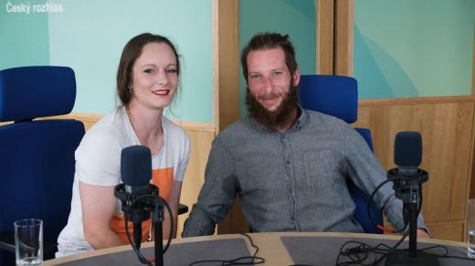 Kristýna a Karel Šubrovi ve studiu Českého rozhlasu Hradec Králové