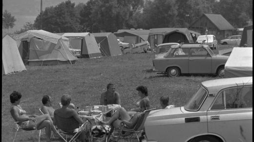 Kempování u vodní nádrže Lipno v roce 1981