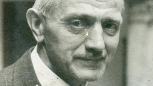 Ladislav Lábek(1944) v atriu Chotěšovského domu