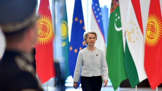 Ursula von der Leyenová na dubnovém summitu EU a států centrální Asie v Samarkandu