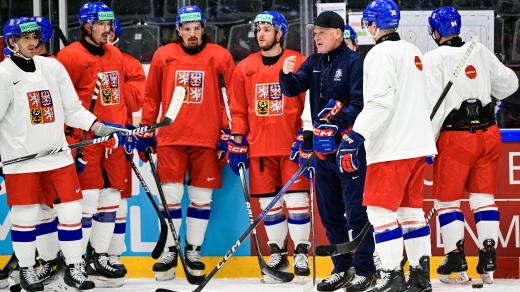 Čeští hokejisté na prvním tréninku v dějišti šampionátu