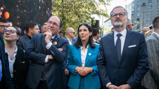 Zahájení předvolební roadshow koalice Spolu nazvané Teď jde o všechno. Zprava premiér Petr Fiala (ODS), předsedkyně Poslanecké sněmovny Markéta Pekarová Adamová (TOP 09) a ministr zemědělství Marek Výborný (KDU-ČSL)