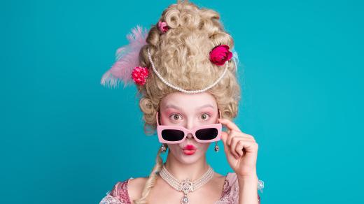 Složité účesy se v minulosti řešily parukami