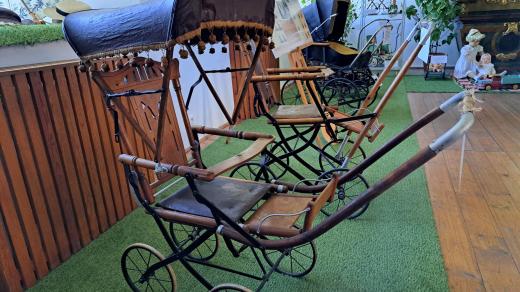 Historické sportovní kočárky sloužily k výletům na pikniky