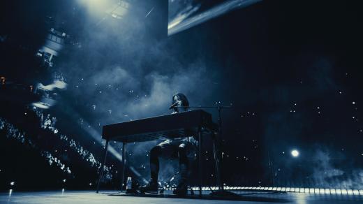 Billie Eilish na koncertě v O2 aréně