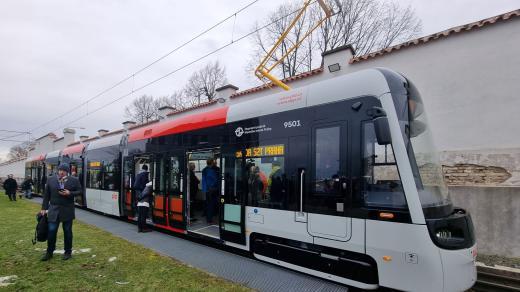 Tramvaj Škoda ForCity Plus 52T