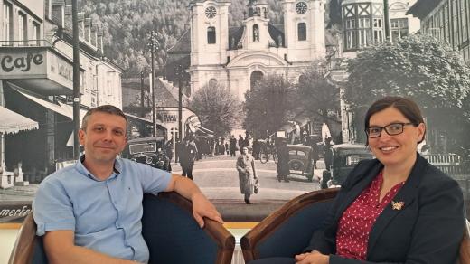 Historik Jan Heinzl a autorka výstavy Anna Habánová