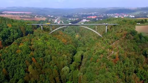 Vizualizace budoucího mostu přes řeku Střelu