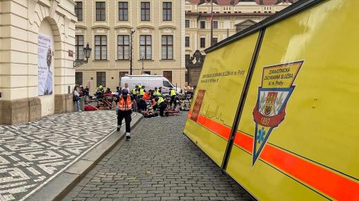 Areál Pražského hradu využili policisté a záchranáři k plánovanému cvičení