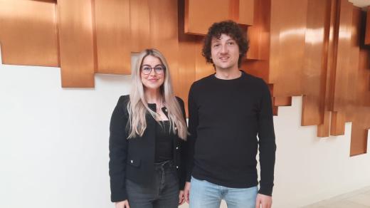 Dvojice mladých vědců Kateřina Brožová a Jan Halfar