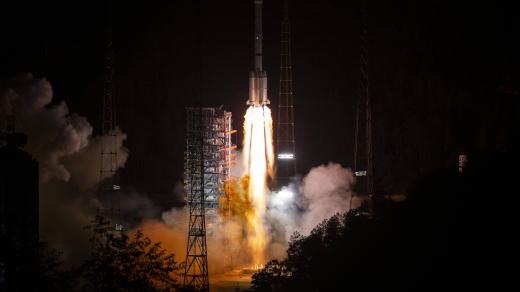 Raketa Dlouhý pochod-3B Y110 s čínskou sondou Tchien-wen (Tianwen) 2 odstartovala 29. května 2025 ze střediska Si-čchang v čínské provincii S'-čchuan. Cílem sondy je průzkum planetky Kamo'oalewa a komety 311P/PanSTARRS