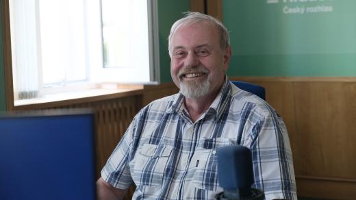 Jan Lašek ve studiu Českého rozhlasu Hradec Králové