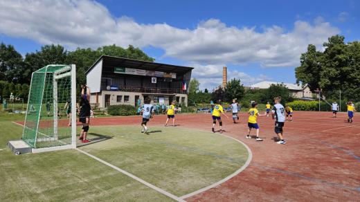 Sport, který vznikl na našem území a hraje se pouze v Česku! Mladí mají zájem o národní házenou
