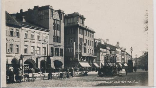 Obchodní dům V. J. Špalek, Velké náměstí čp. 141, 30. léta 20. století