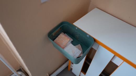 Školy řeší menstruační chudobu vložkami zdarma