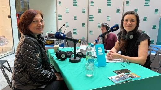 Zlín Film Festival 2025, mobilní studio Českého rozhlasu Zlín, rozhovor Markéty Macháčkové se spisovatelkou Alenou Mornštajnovou