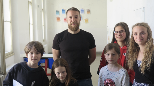 Na dětství v Dismanově souboru vzpomínal pedagog Daniel Pražák