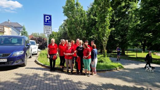 Skupina cyklistů podporující paliativní péči